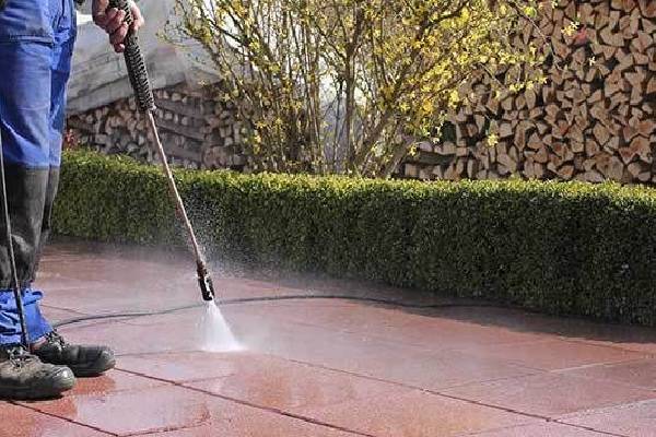 pressure washing in Hamilton